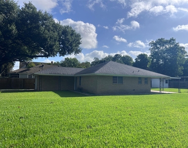 626 N Resident Street - Photo Thumbnail 2