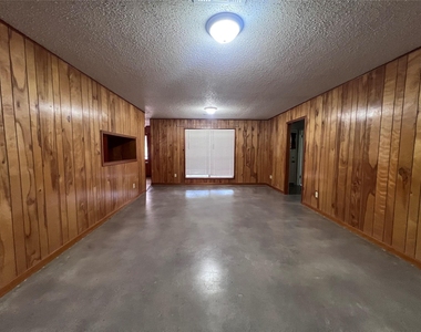 626 N Resident Street - Photo Thumbnail 5