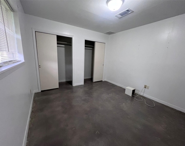626 N Resident Street - Photo Thumbnail 20