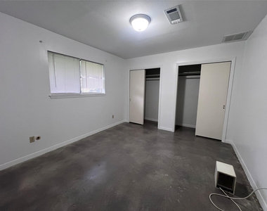 626 N Resident Street - Photo Thumbnail 19