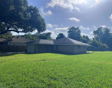 626 N Resident Street - Photo Thumbnail 1