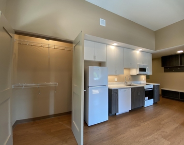 83 Hanover - Photo Thumbnail 18
