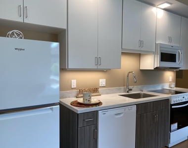 83 Hanover - Photo Thumbnail 29