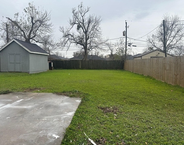 208 Walnut Street - Photo Thumbnail 9