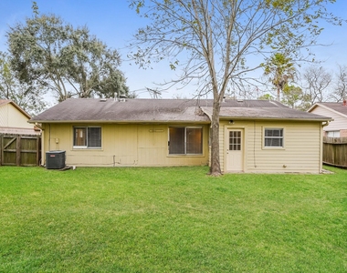 2718 N Brompton Drive - Photo Thumbnail 13