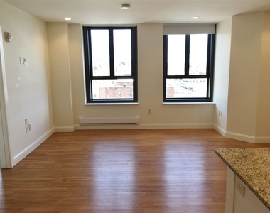 875 Elm - Photo Thumbnail 19