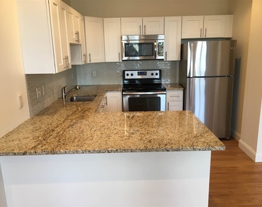 875 Elm - Photo Thumbnail 12