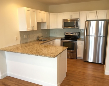875 Elm - Photo Thumbnail 13
