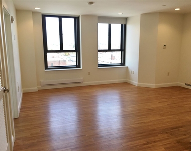 875 Elm - Photo Thumbnail 18