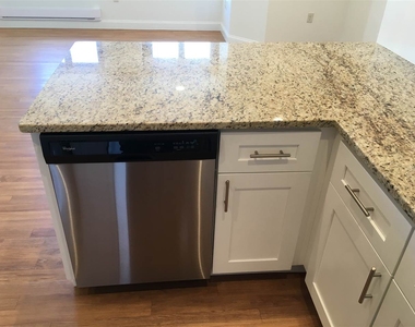 875 Elm - Photo Thumbnail 14