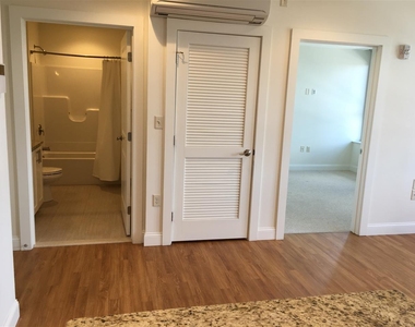 875 Elm - Photo Thumbnail 17