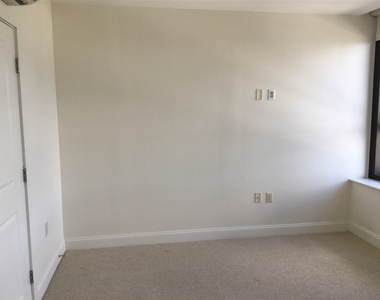 875 Elm - Photo Thumbnail 27