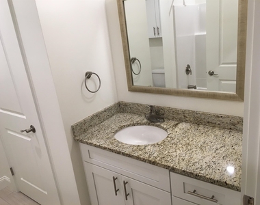 875 Elm - Photo Thumbnail 20