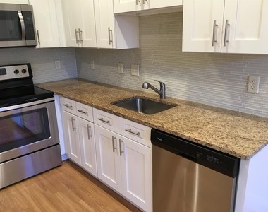 875 Elm - Photo Thumbnail 5