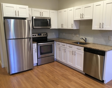 875 Elm - Photo Thumbnail 3