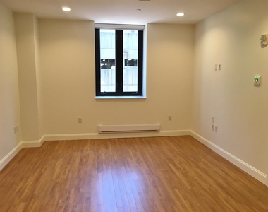 875 Elm - Photo Thumbnail 7