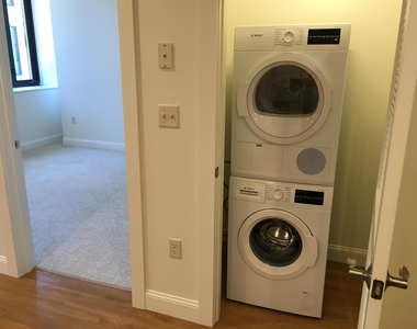 875 Elm - Photo Thumbnail 11