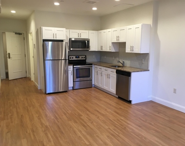 875 Elm - Photo Thumbnail 9