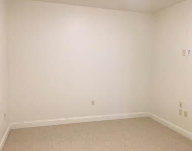 875 Elm - Photo Thumbnail 25