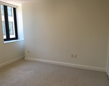 875 Elm - Photo Thumbnail 16
