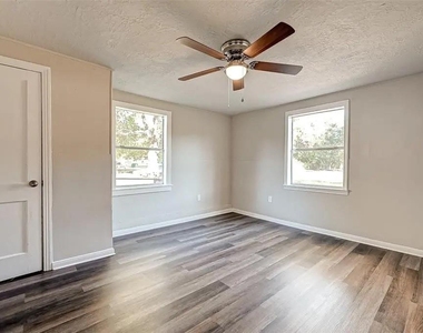 515 Bluebonnet Drive - Photo Thumbnail 10