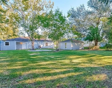 515 Bluebonnet Drive - Photo Thumbnail 16