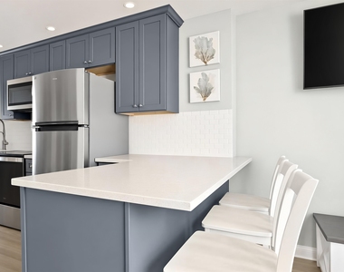 933 Ocean - Photo Thumbnail 4