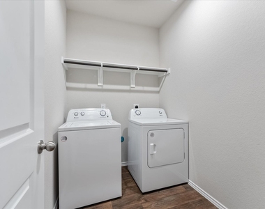 3414 Quiet Gate Lane - Photo Thumbnail 8