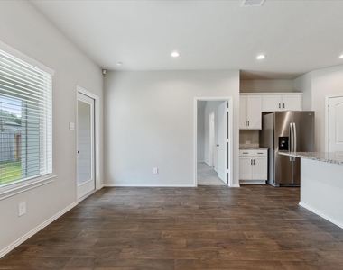 3414 Quiet Gate Lane - Photo Thumbnail 12