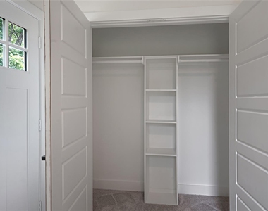 1313 Knight St - Photo Thumbnail 12