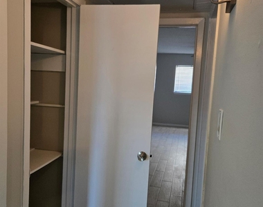 81 Tri Oaks Lane - Photo Thumbnail 7