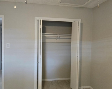 81 Tri Oaks Lane - Photo Thumbnail 11