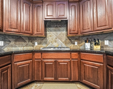 5425 Kiam Street - Photo Thumbnail 2