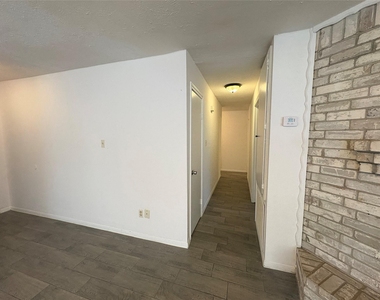 2502 Marble Falls Drive - Photo Thumbnail 10