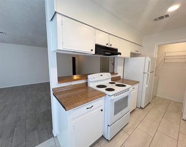 2502 Marble Falls Drive - Photo Thumbnail 8