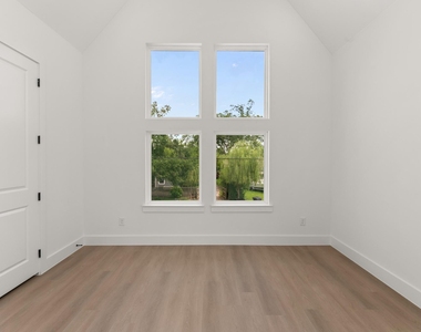 7210 Weyburn Street - Photo Thumbnail 8