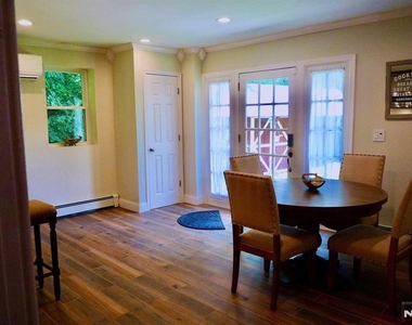 46-48 Oak - Photo Thumbnail 2