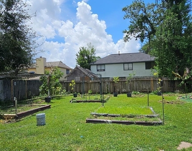 8435 Battleoak Drive - Photo Thumbnail 17