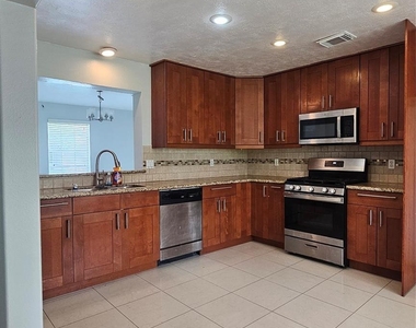 8435 Battleoak Drive - Photo Thumbnail 3