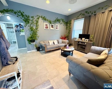 36 Franklin - Photo Thumbnail 1