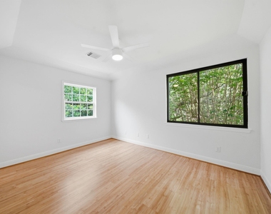 1723 Enterprise Avenue - Photo Thumbnail 24