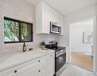 1723 Enterprise Avenue - Photo Thumbnail 13