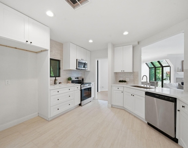 1723 Enterprise Avenue - Photo Thumbnail 11