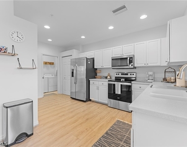 8217 Parkstone Place - Photo Thumbnail 18