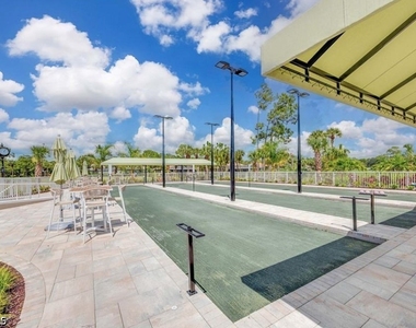 8217 Parkstone Place - Photo Thumbnail 47