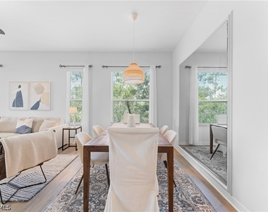 8217 Parkstone Place - Photo Thumbnail 10