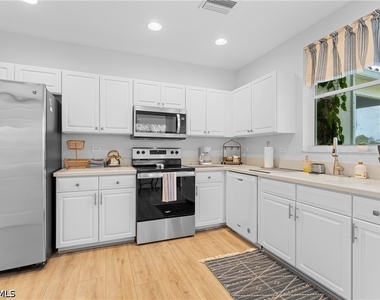 8217 Parkstone Place - Photo Thumbnail 17