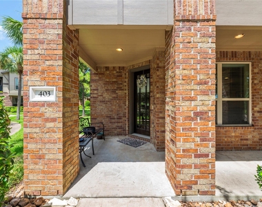 403 Marina View Drive - Photo Thumbnail 3
