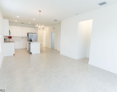 5554 Cassidy Lane - Photo Thumbnail 8