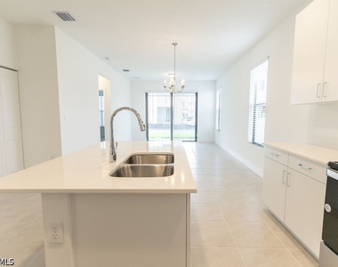 5554 Cassidy Lane - Photo Thumbnail 4